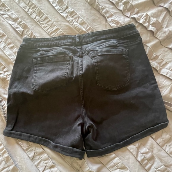 Torrid Black Jean Shorts size 18 - Picture 4 of 4